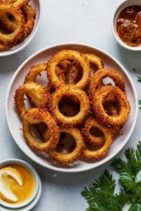 freshly-cooked-air-fryer-onion-rings